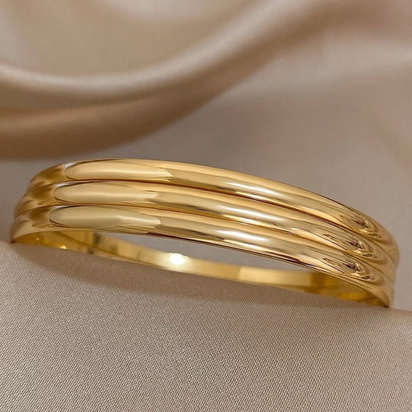 18k Gold Filled Classic Bangle Set for women- Small Size - Picture 5 of 9